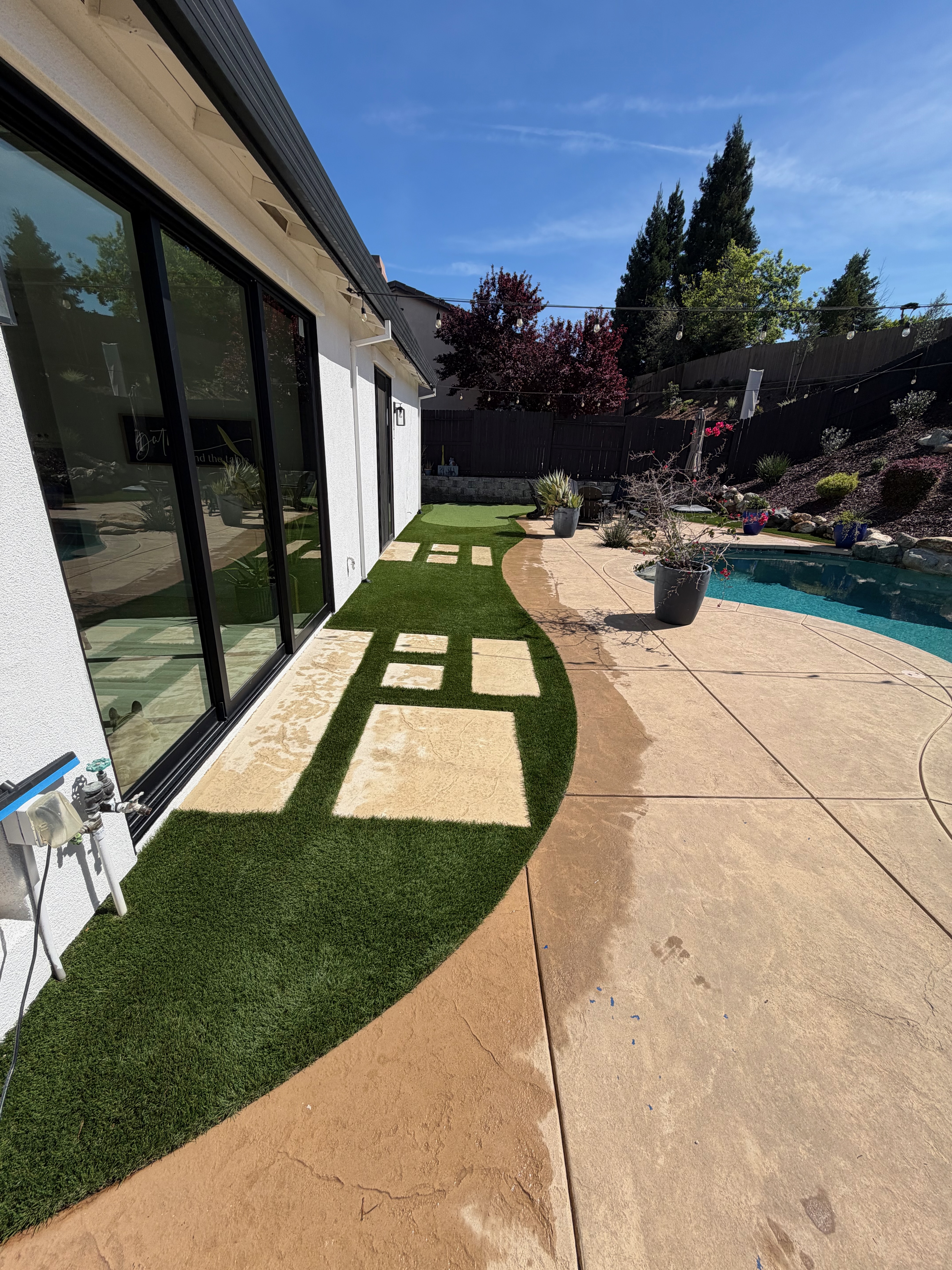 Murphy's Turf — poolside turf with stepping stones